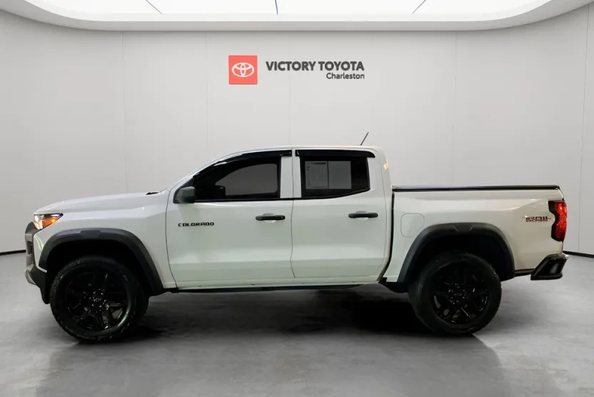 2024 Chevrolet Colorado Trail Boss photo 1