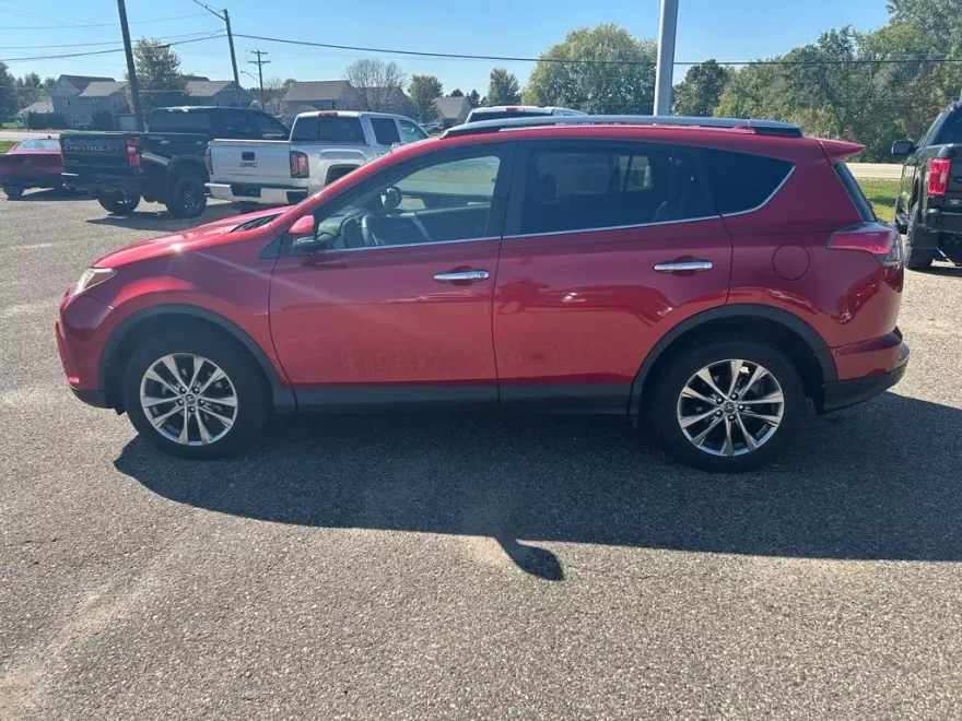 2017 Toyota RAV4 Limited photo 1
