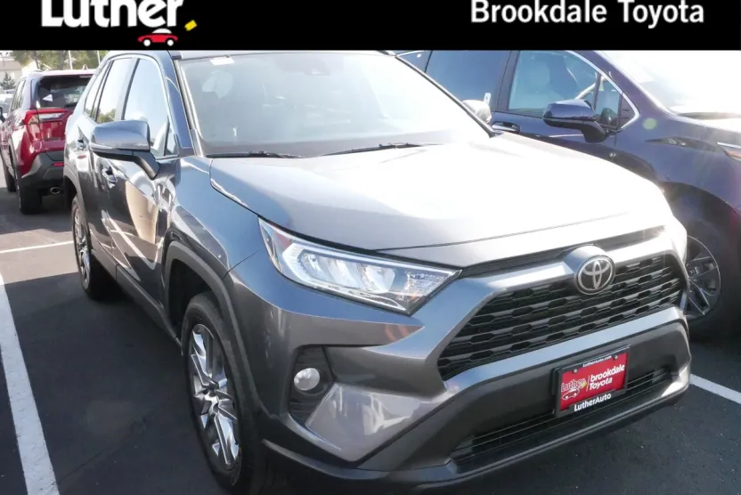 2020 Toyota RAV4 XLE Premium photo 1
