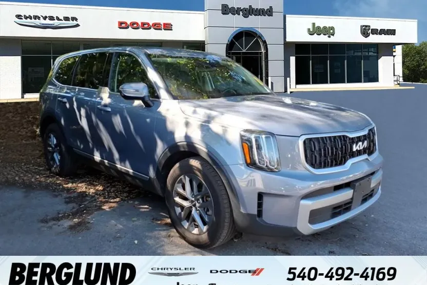 2023 Kia Telluride LX photo 1