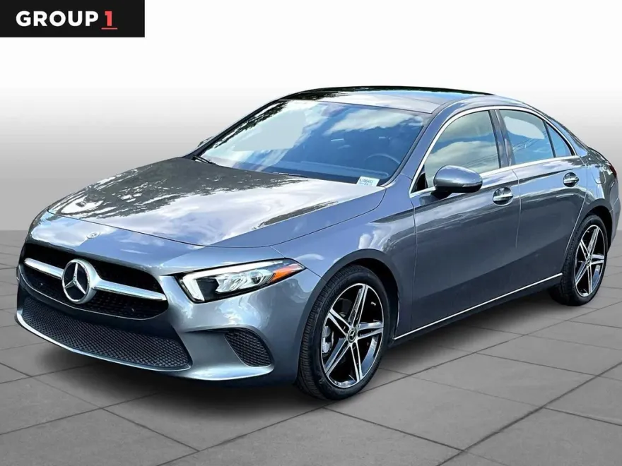 2022 Mercedes Benz A 220 photo 1