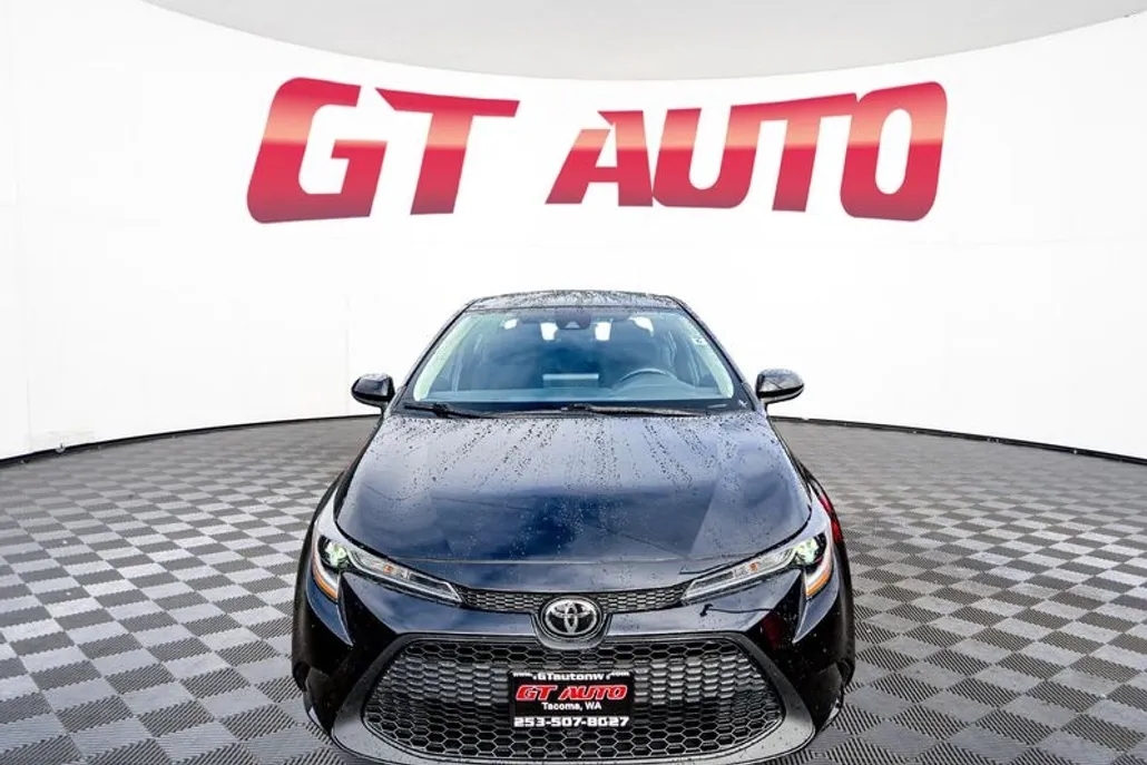 2022 Toyota Corolla LE photo 1