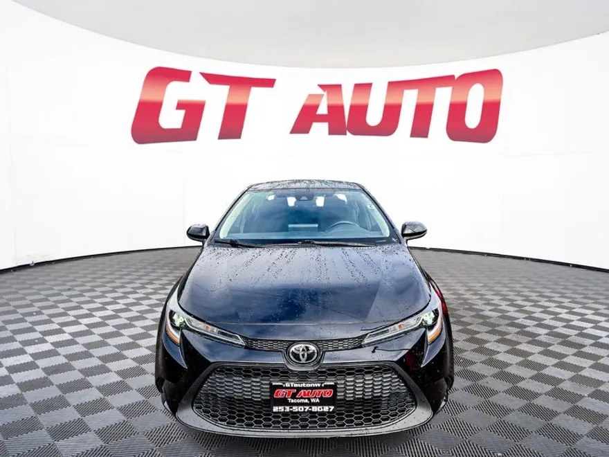 2022 Toyota Corolla LE photo 1