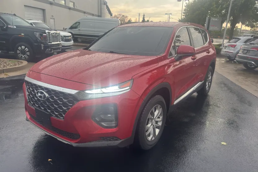 2020 Hyundai Santa Fe SE photo 1