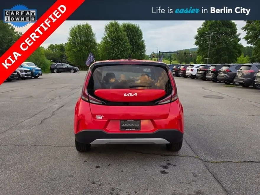 2023 Kia Soul LX photo 1
