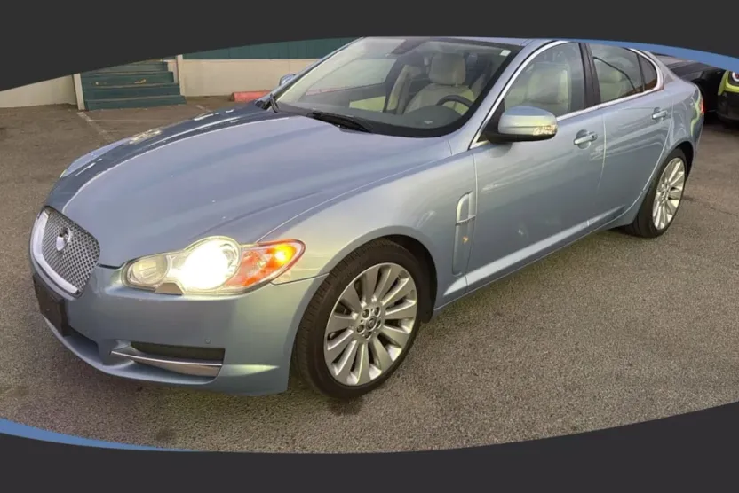 2009 Jaguar XF Premium Luxury photo 1