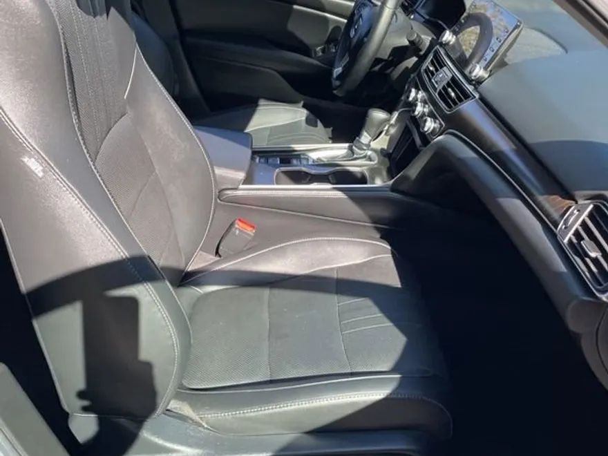 2021 Honda Accord EX-L photo 1