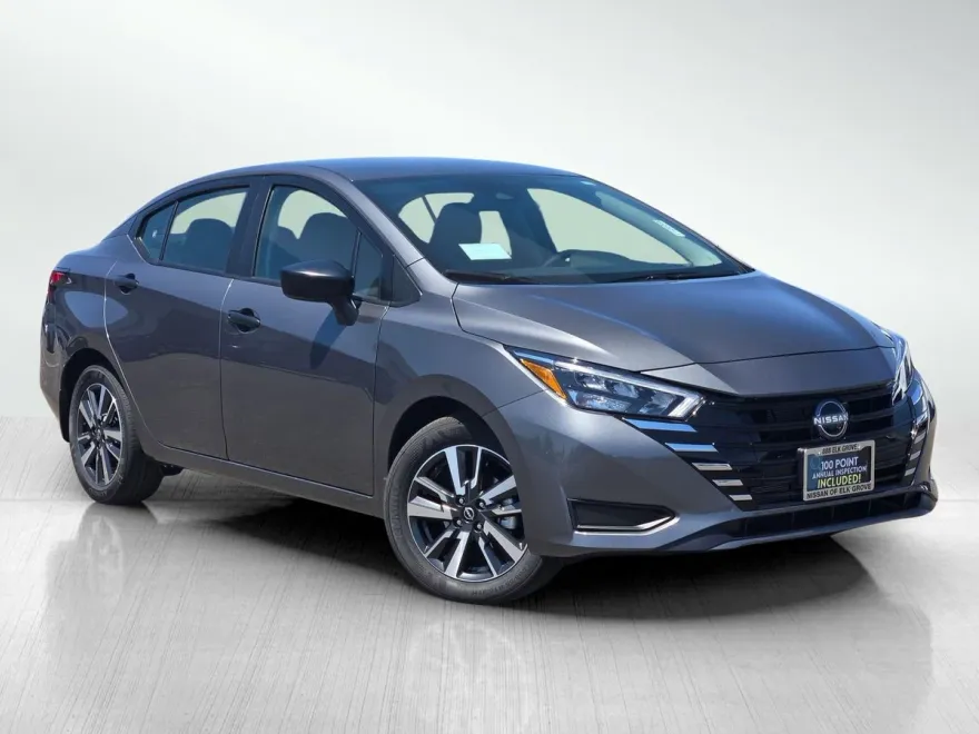 2025 Nissan Versa S photo 1