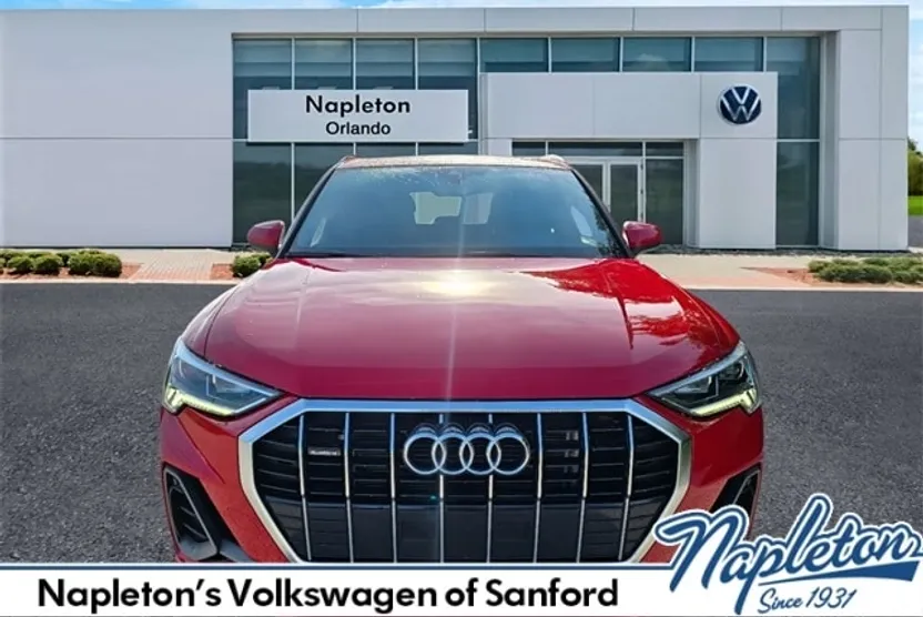 2023 Audi Q3 S line Premium photo 1