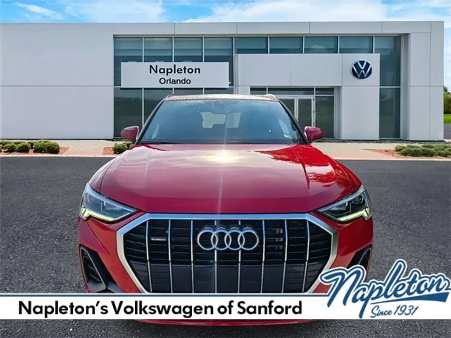 2023 Audi Q3 S line Premium photo 1