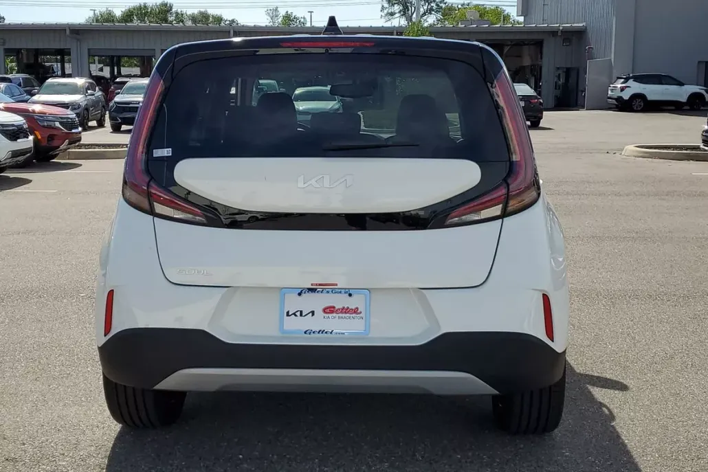2025 Kia Soul EX photo 1