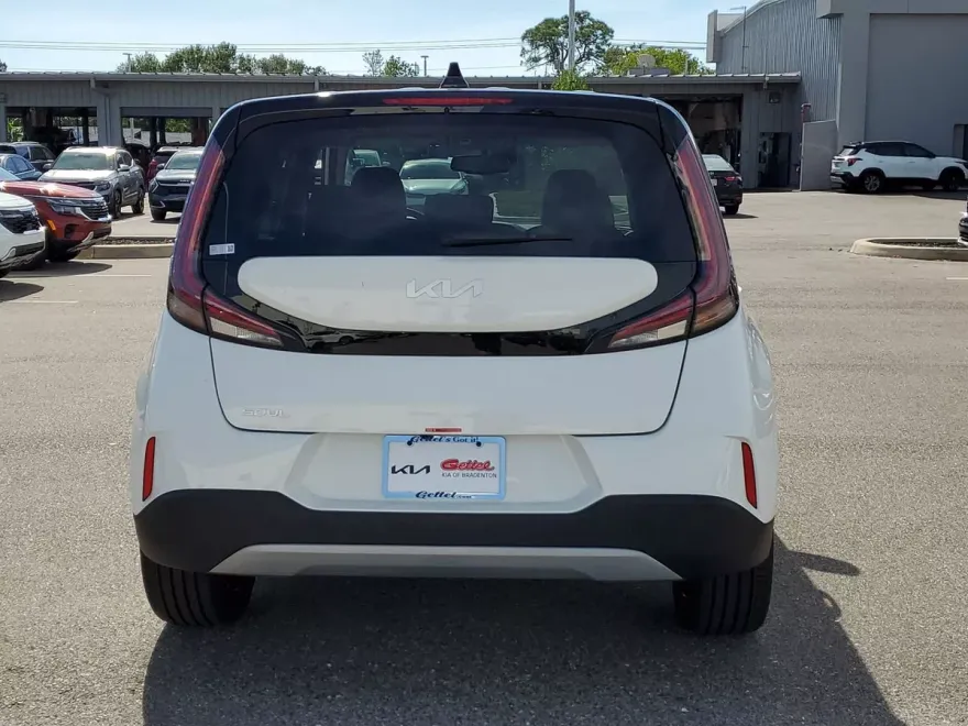 2025 Kia Soul EX photo 1