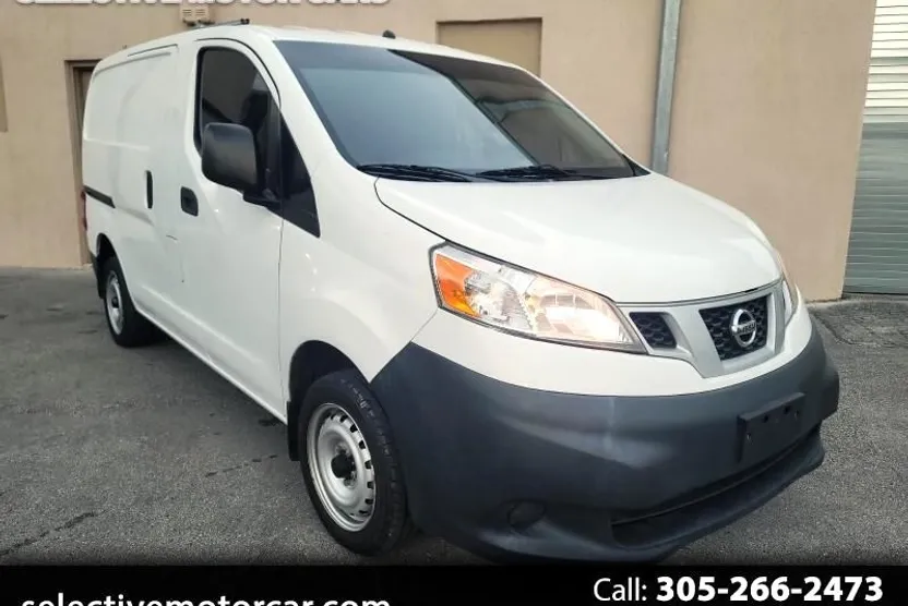 2017 Nissan NV200 S photo 1