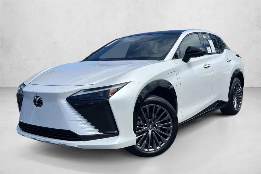 2023 Lexus RZ 450e Luxury photo 1