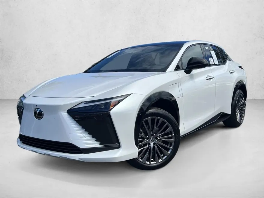 2023 Lexus RZ 450e Luxury photo 1