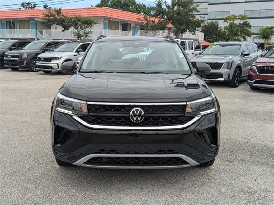 2024 Volkswagen Taos S photo 1