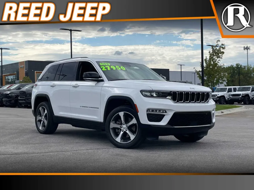 2023 Jeep Cherokee 4xe photo 1