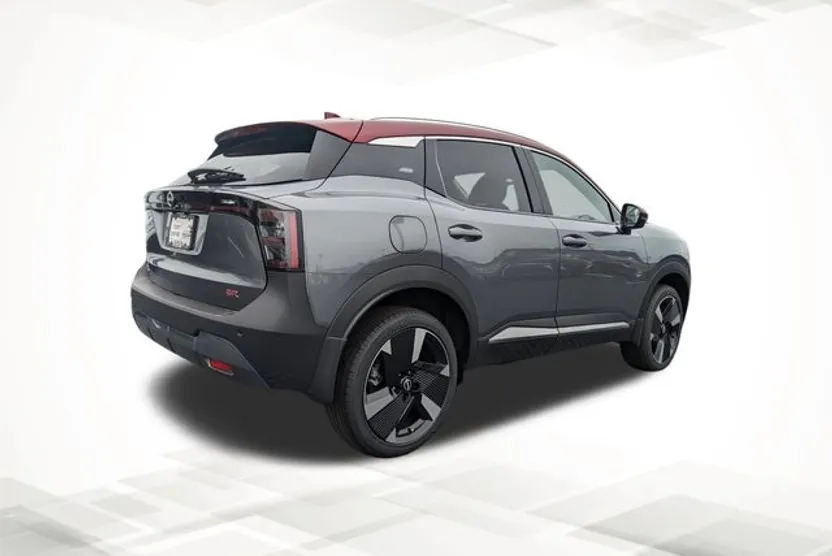 2025 Nissan Kicks SR photo 1