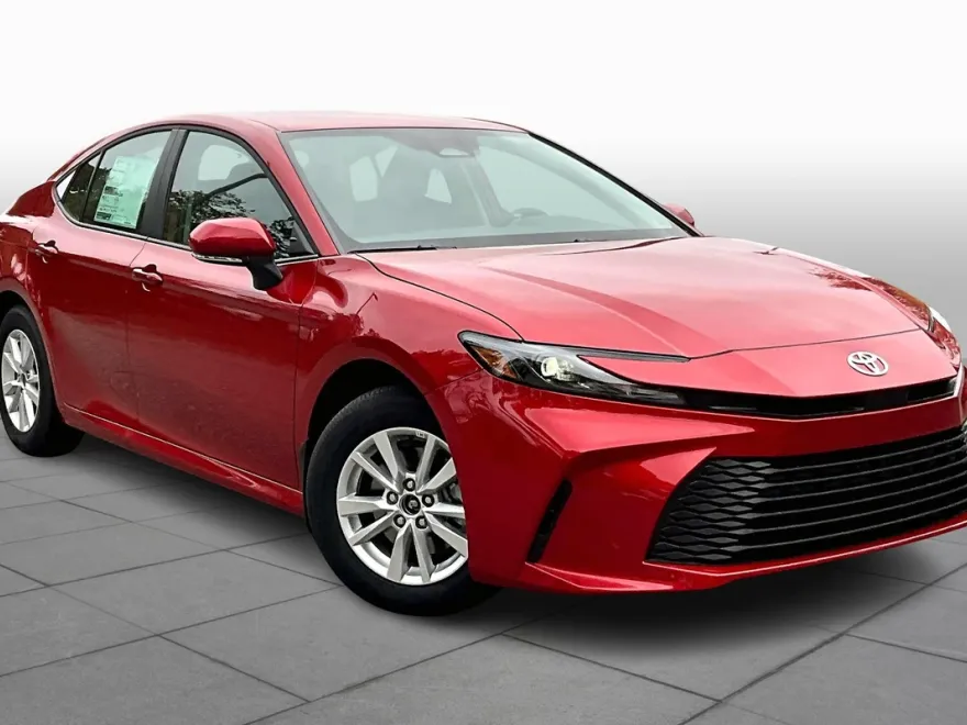 2026 Toyota Camry LE photo 1