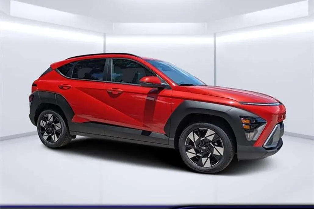 2025 Hyundai Kona SEL photo 1