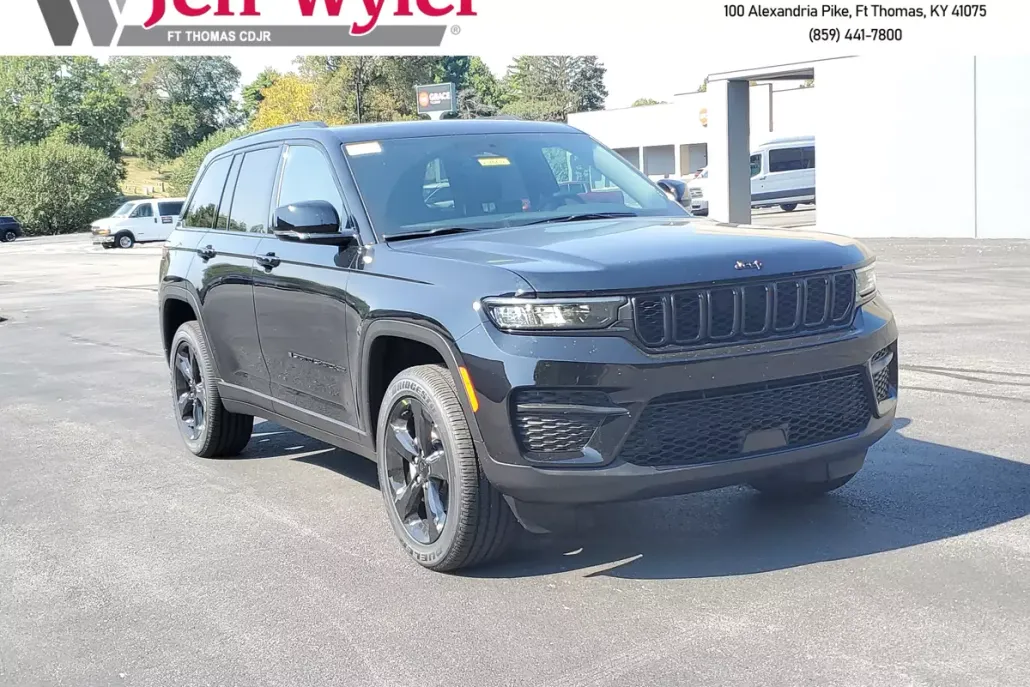 2025 Jeep Grand Cherokee Altitude photo 1