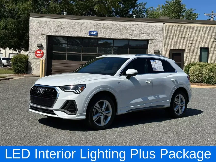2023 Audi Q3 S line Premium Plus photo 1