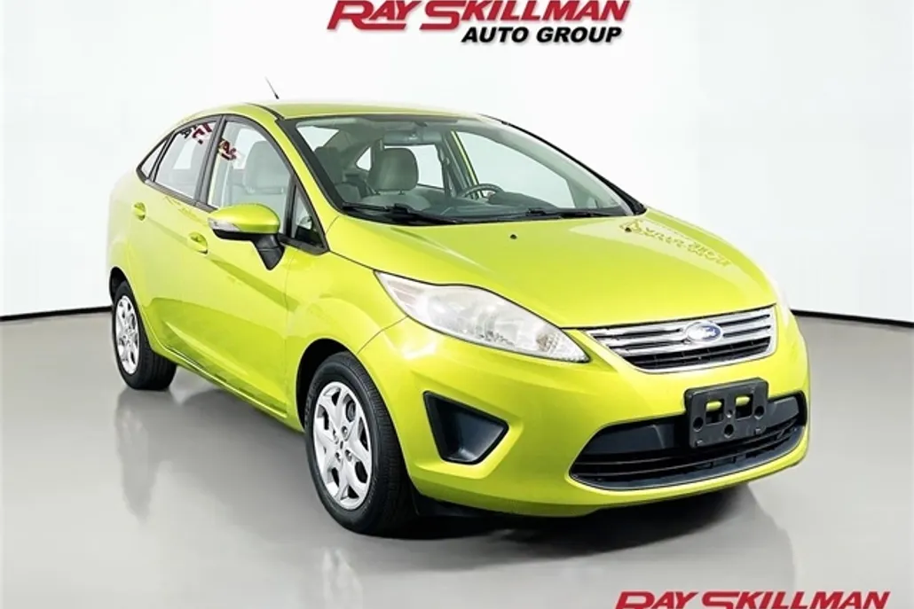 2013 Ford Fiesta SE photo 1