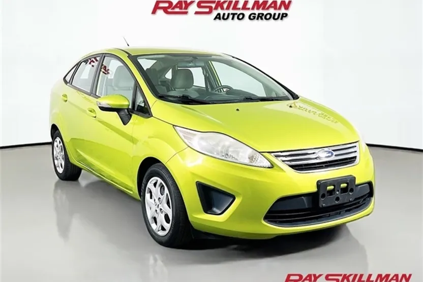 2013 Ford Fiesta SE photo 1