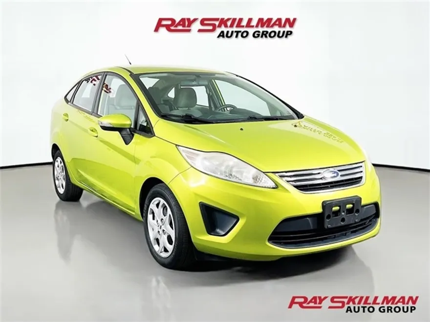 2013 Ford Fiesta SE photo 1