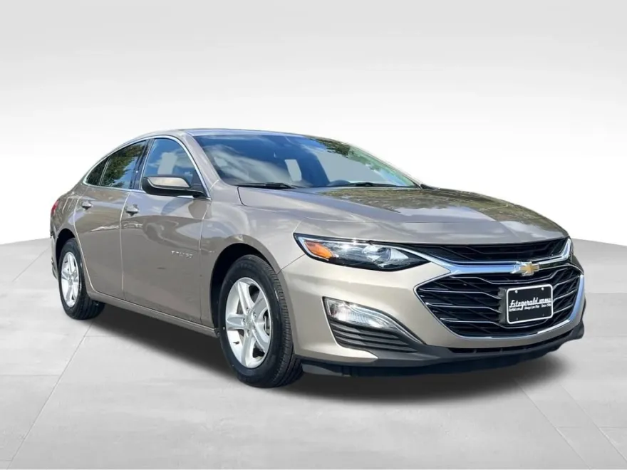 2023 Chevrolet Malibu LS photo 1