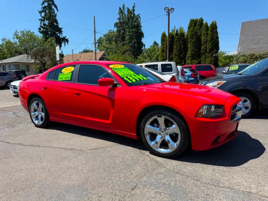 2014 Dodge Charger SXT photo 1