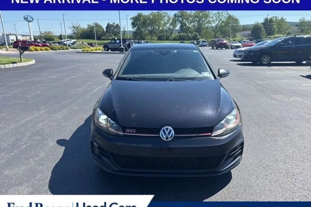 2019 Volkswagen Golf GTI photo 1