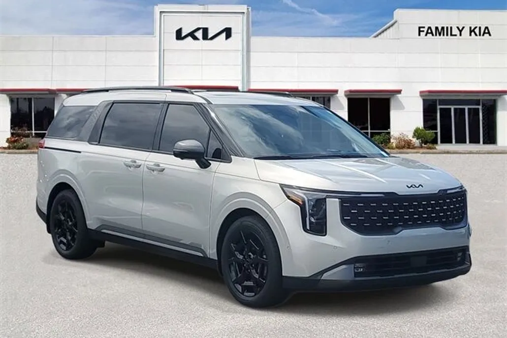 2026 Kia Carnival SX photo 1