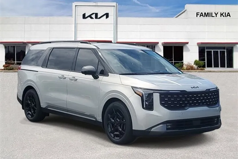 2026 Kia Carnival SX photo 1