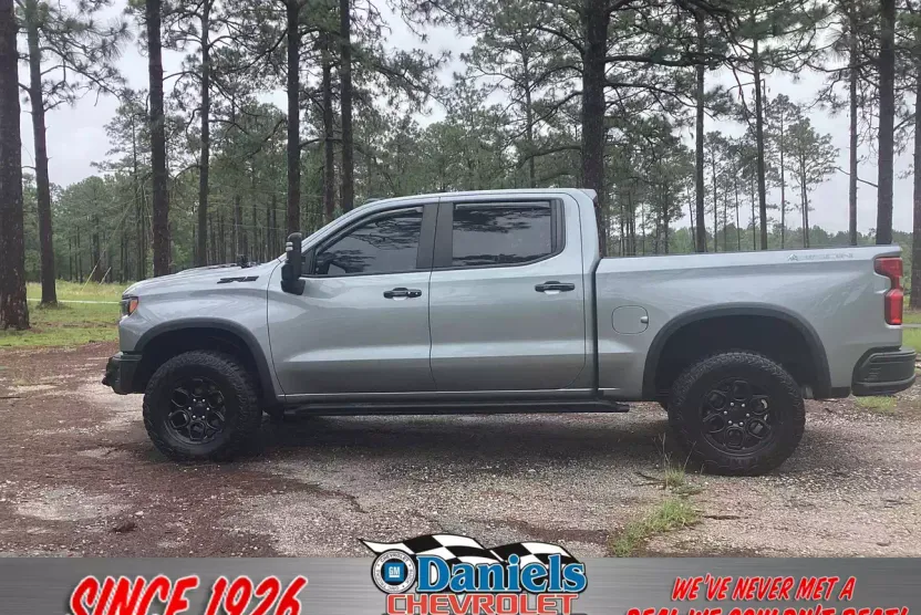 2023 Chevrolet Silverado 1500 ZR2 photo 1
