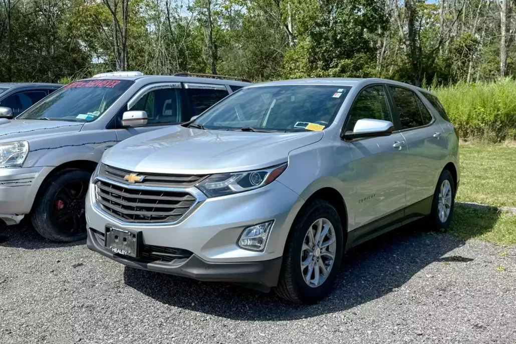 2021 Chevrolet Equinox LT photo 1