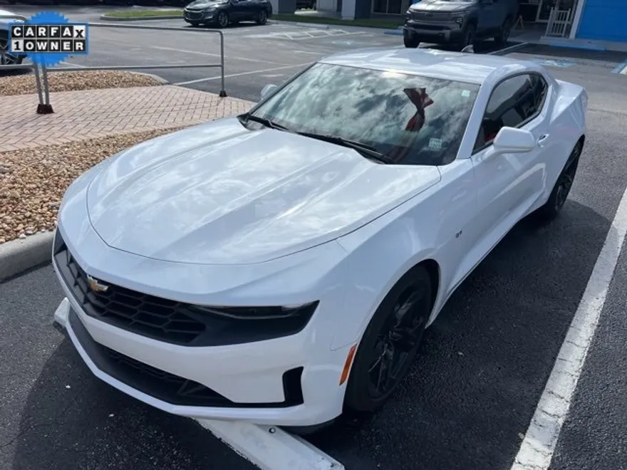 2022 Chevrolet Camaro 1LT photo 1