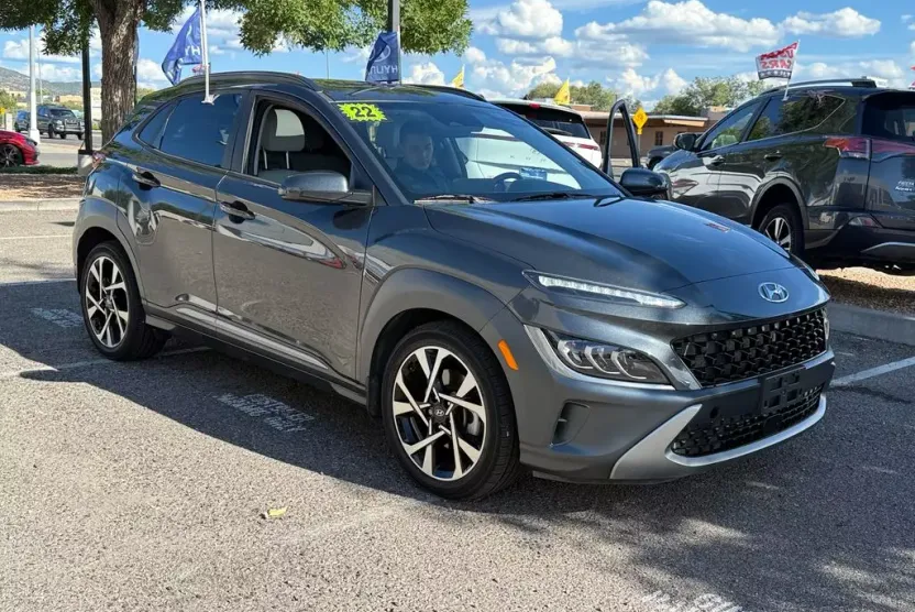2022 Hyundai Kona Limited photo 1