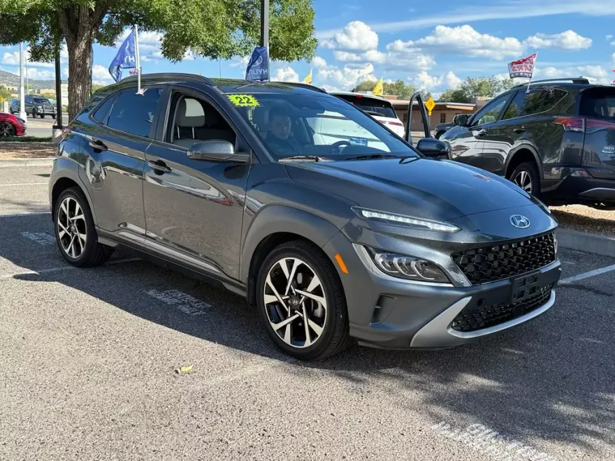 2022 Hyundai Kona Limited photo 1