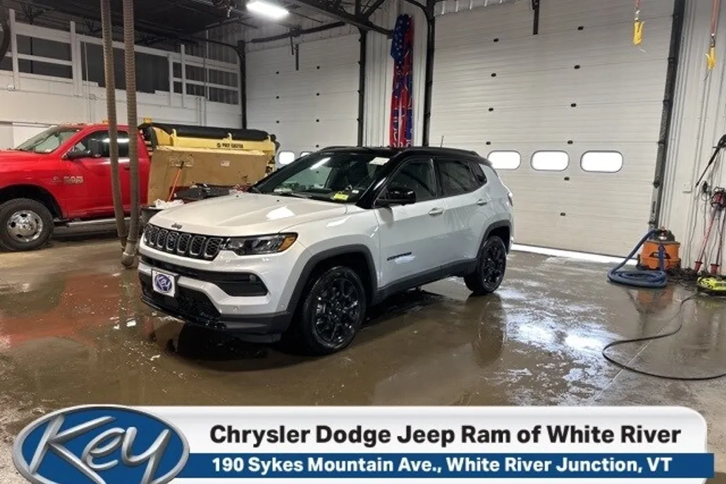 2024 Jeep Compass Latitude Altitude Special Edition photo 1
