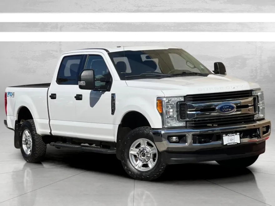 2017 Ford F-250 XLT photo 1