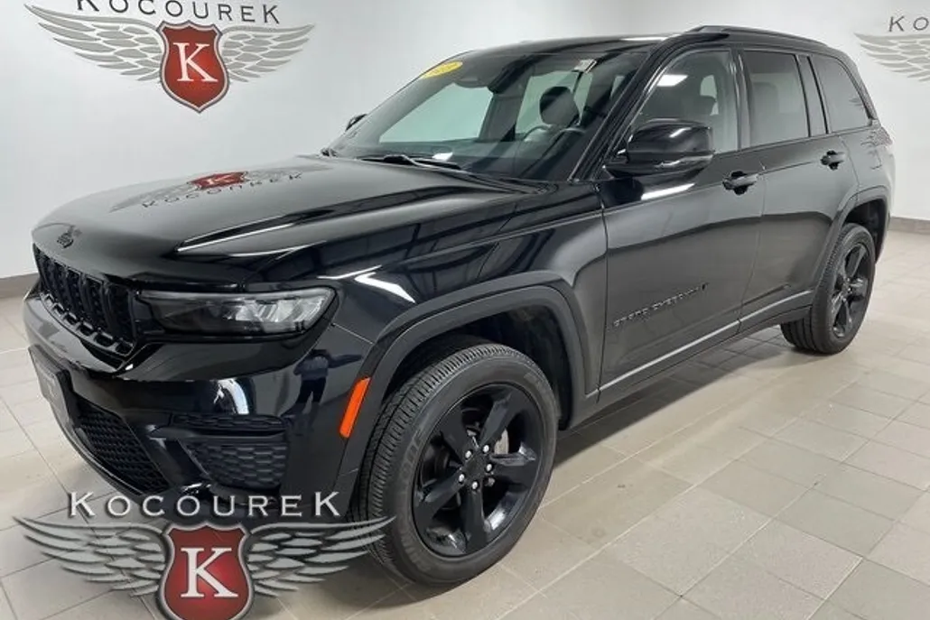 2023 Jeep Grand Cherokee Altitude photo 1