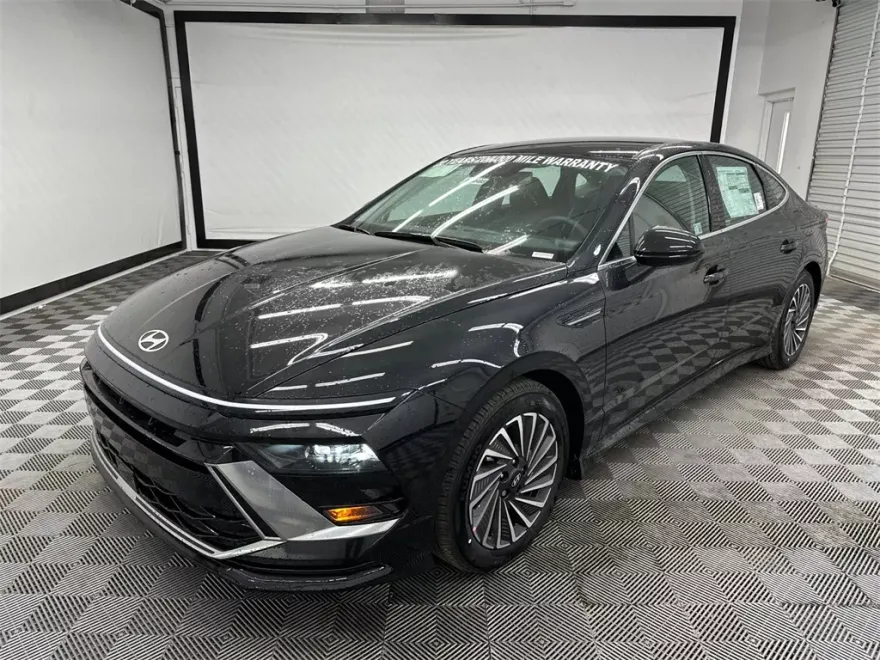 2025 Hyundai Sonata Hybrid SE photo 1