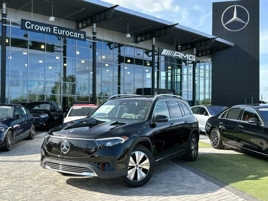 2024 Mercedes Benz EQB 300 4MATIC photo 1