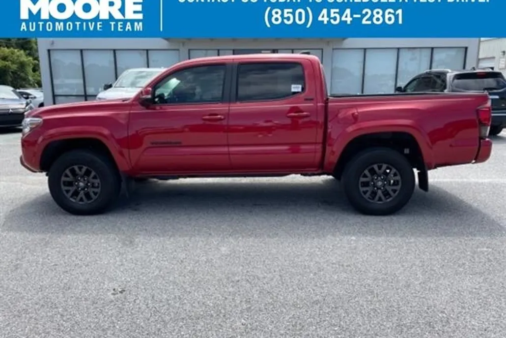 2022 Toyota Tacoma SR5 V6 photo 1