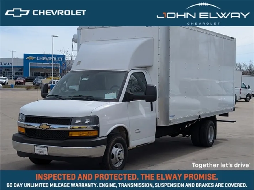 2024 Chevrolet Express Cutaway photo 1