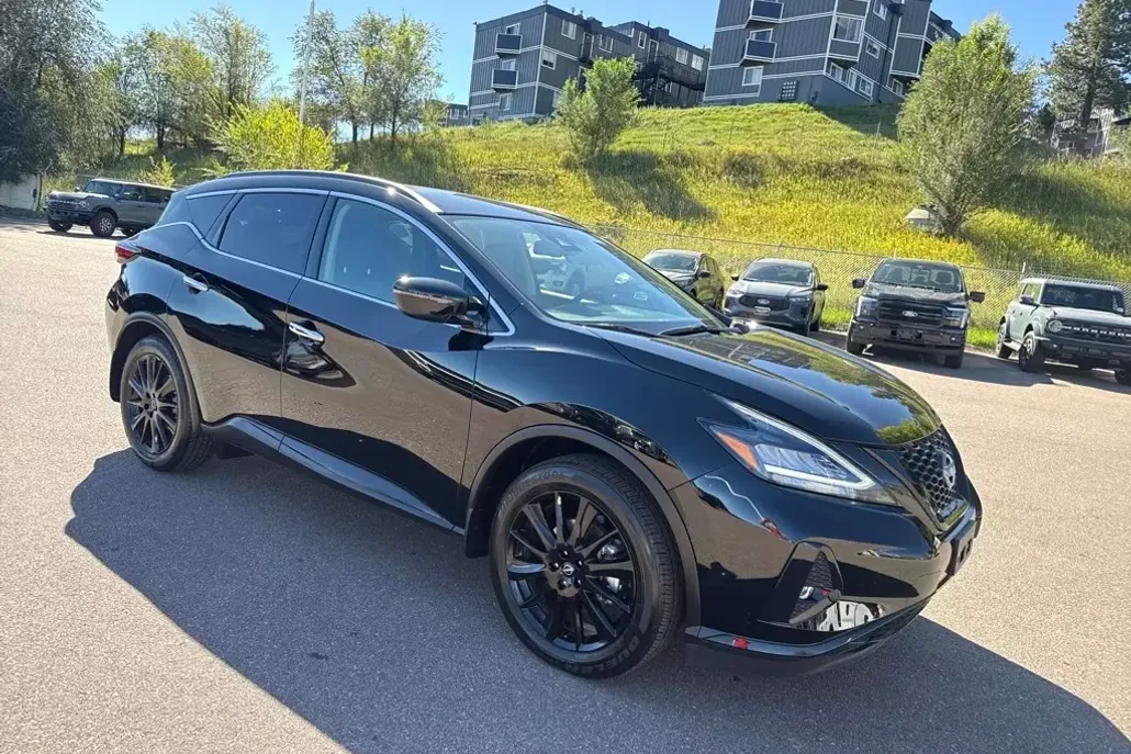 2023 Nissan Murano SV photo 1