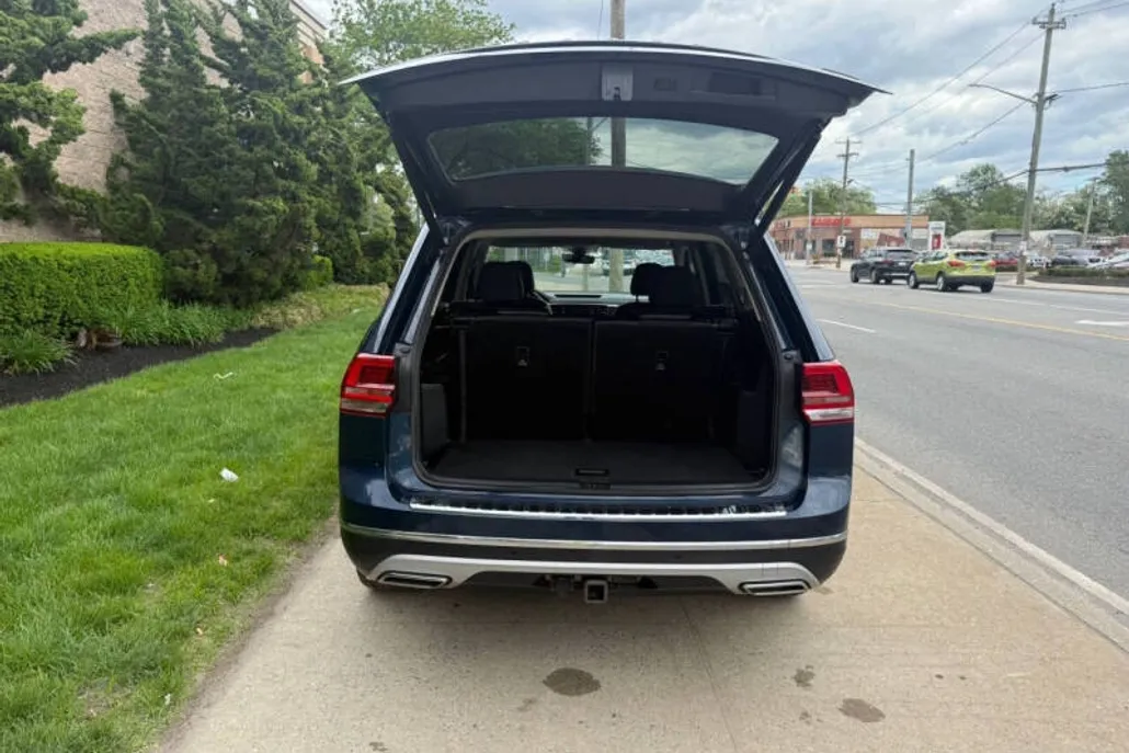2019 Volkswagen Atlas V6 SEL photo 1