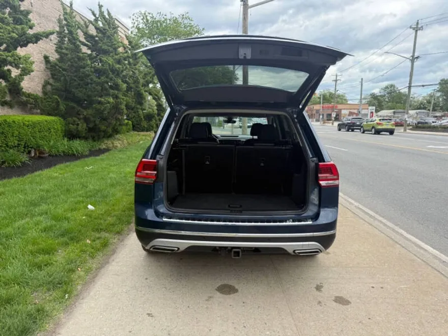 2019 Volkswagen Atlas V6 SEL photo 1