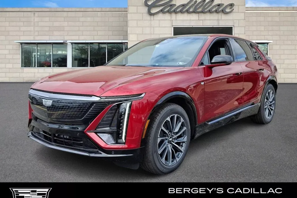 2025 Cadillac Lyriq Sport photo 1